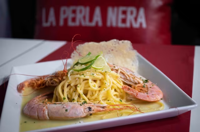 Primo di mare con crostacei