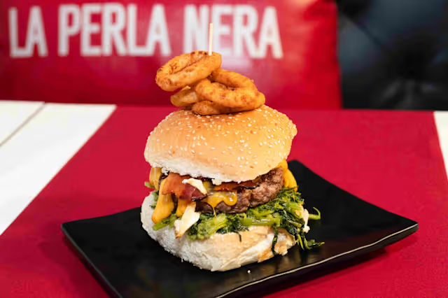 Burger con onion rings