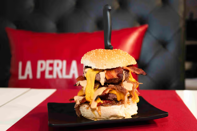 Burger doppio de La Perla Nera
